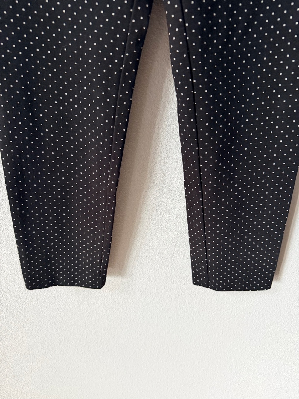 J. Jill Black & White Polka Dot Ponte Slim Leg Pants Size Medium - Picture 4 of 12